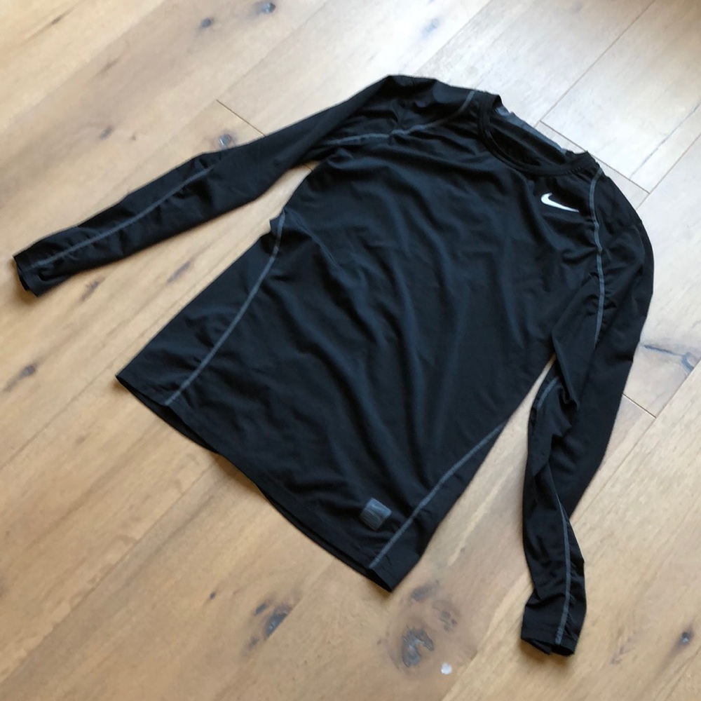 Nike drifit long-sleeved undershirt
